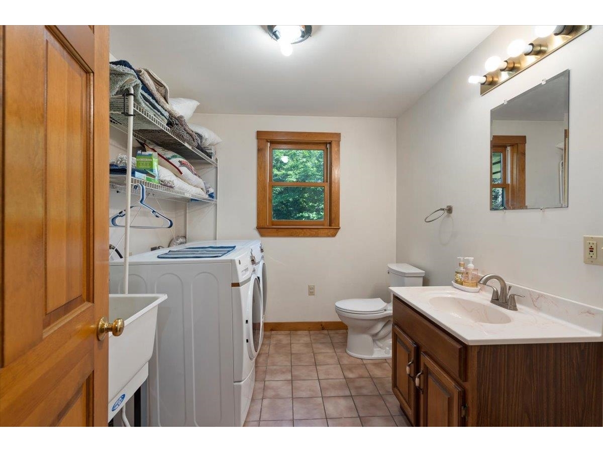 1585 Country Club Road