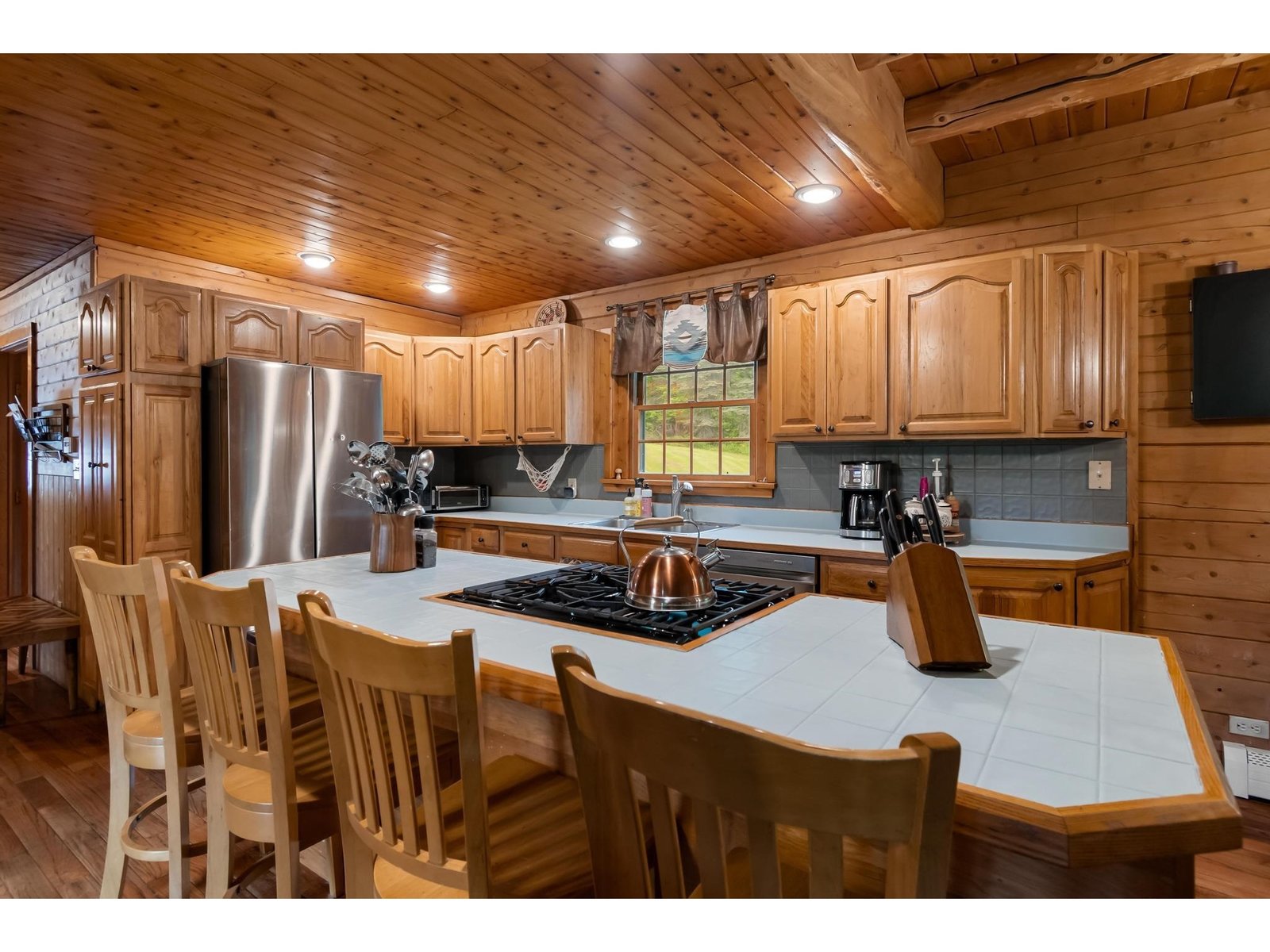 1586 Church Road