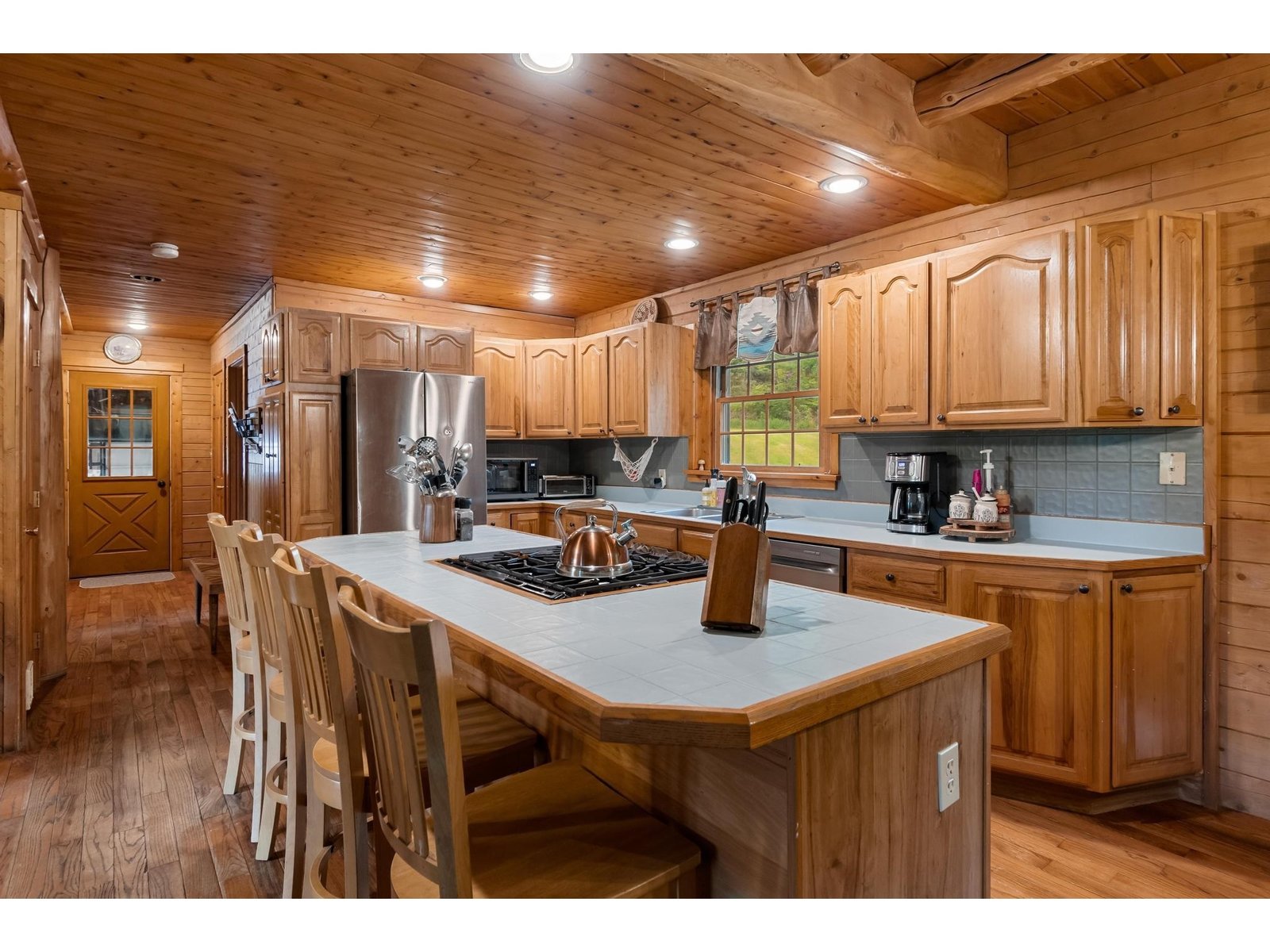 1586 Church Road