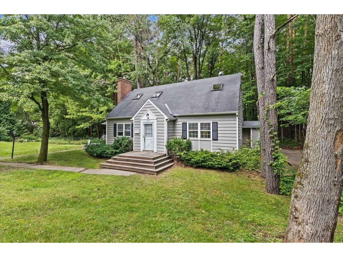 159 West Street, Essex Junction
