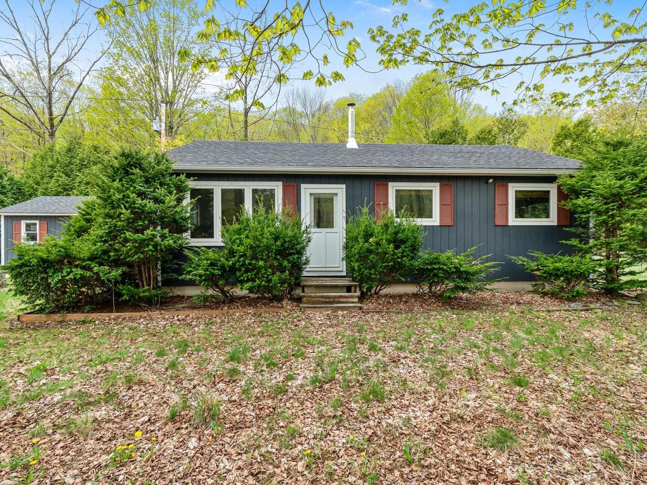 1593 North Road