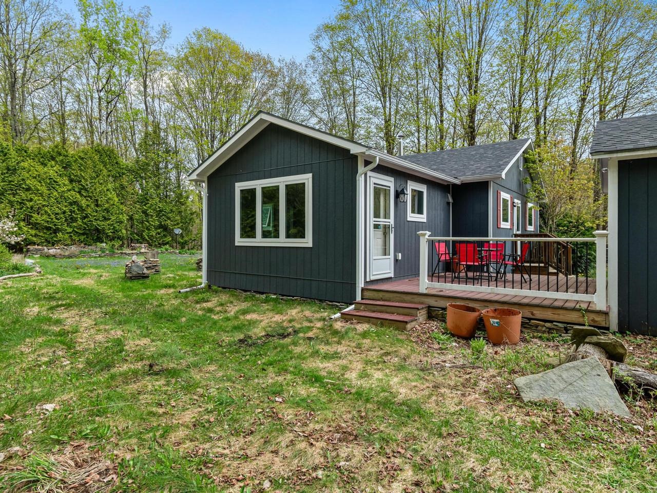 1593 North Road