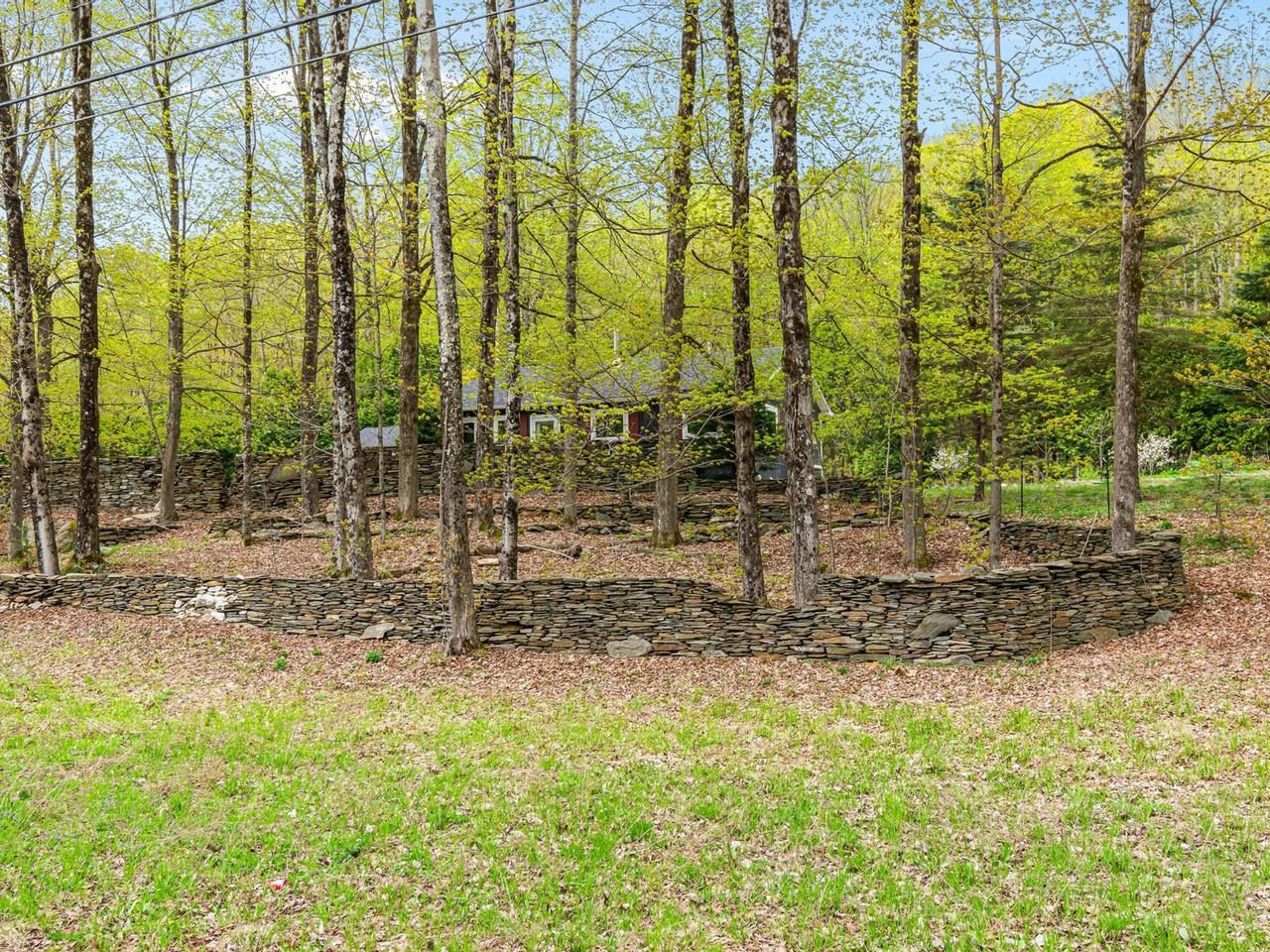 1593 North Road
