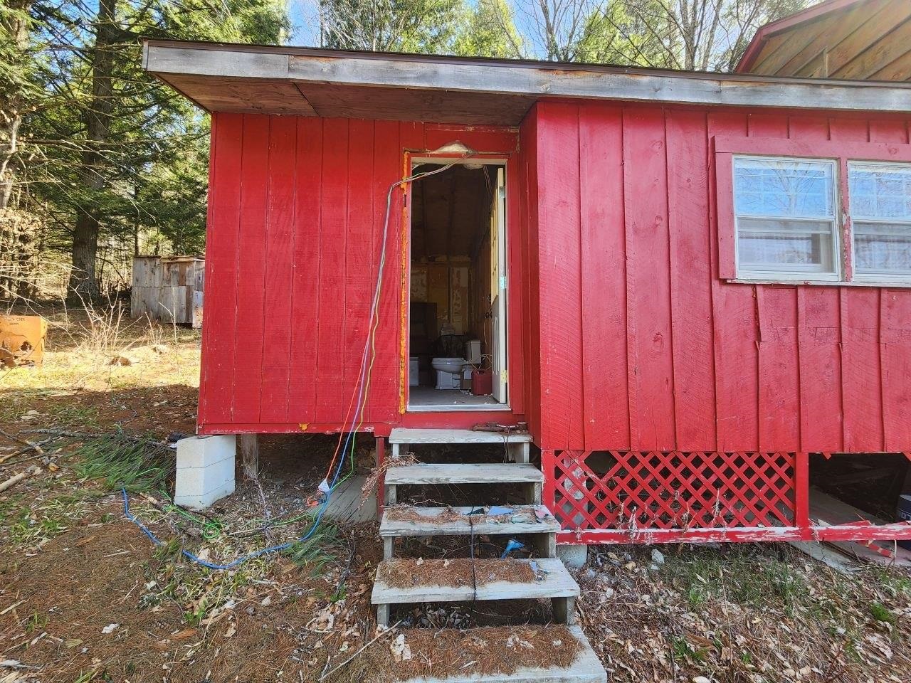 1594 White Road