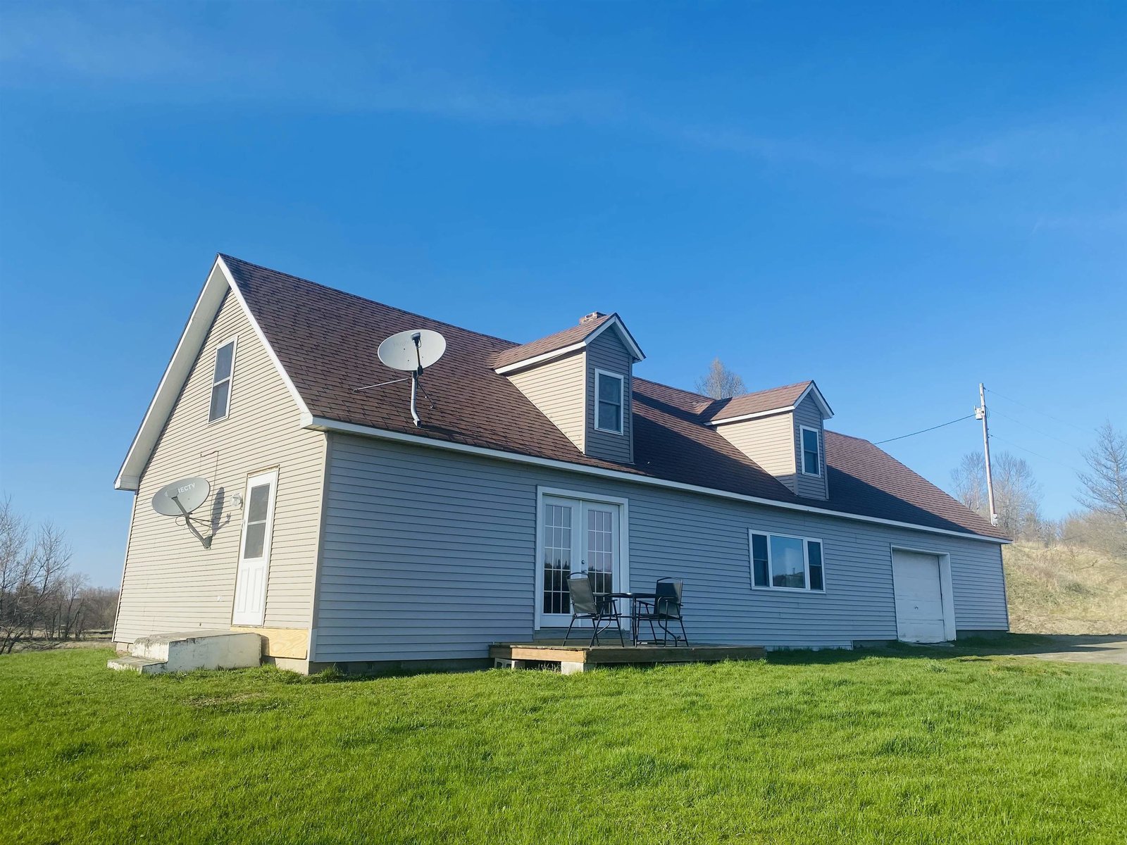 1599 River Road
