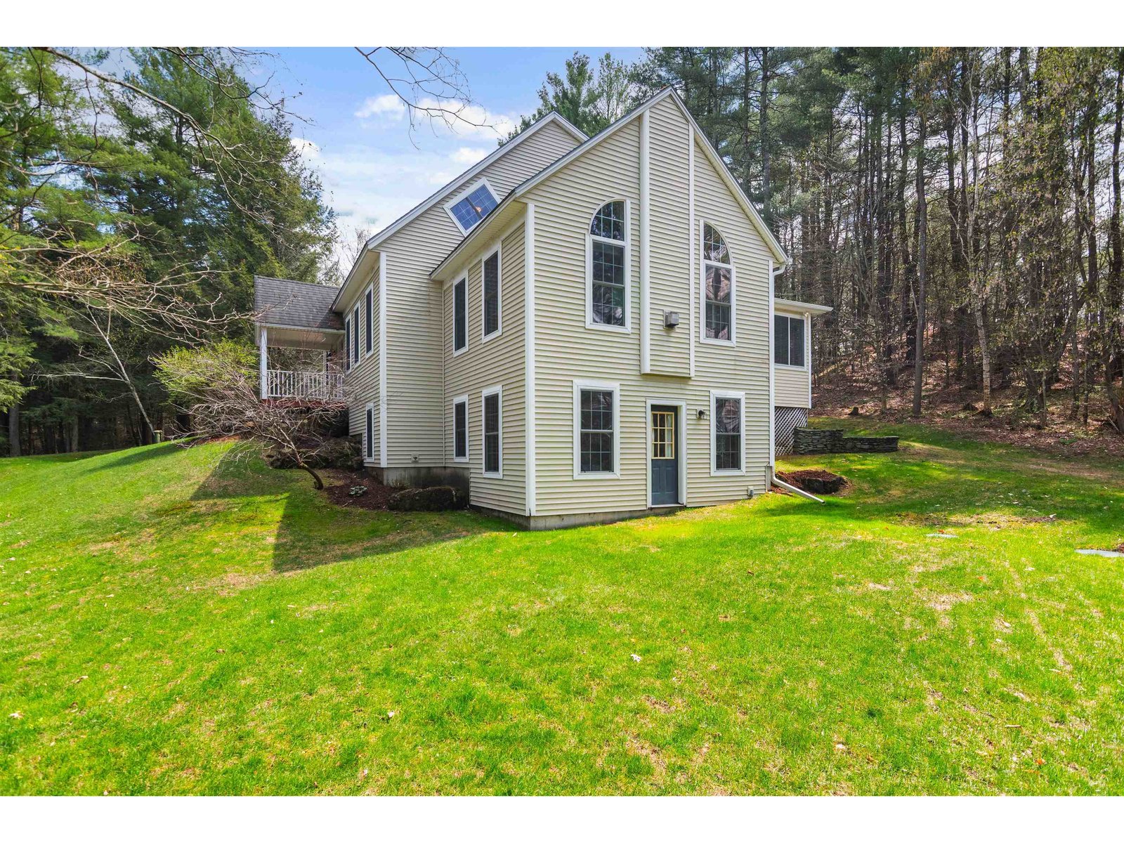 16 Bradley Bow Road