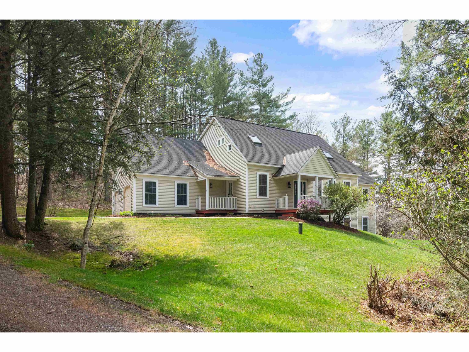16 Bradley Bow Road