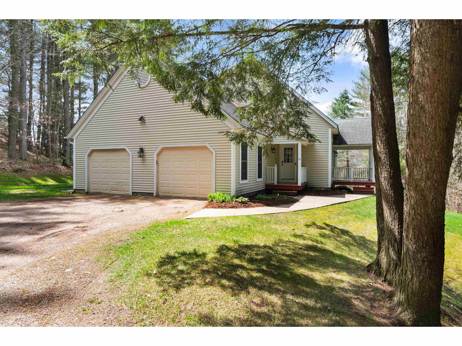 16 Bradley Bow Road