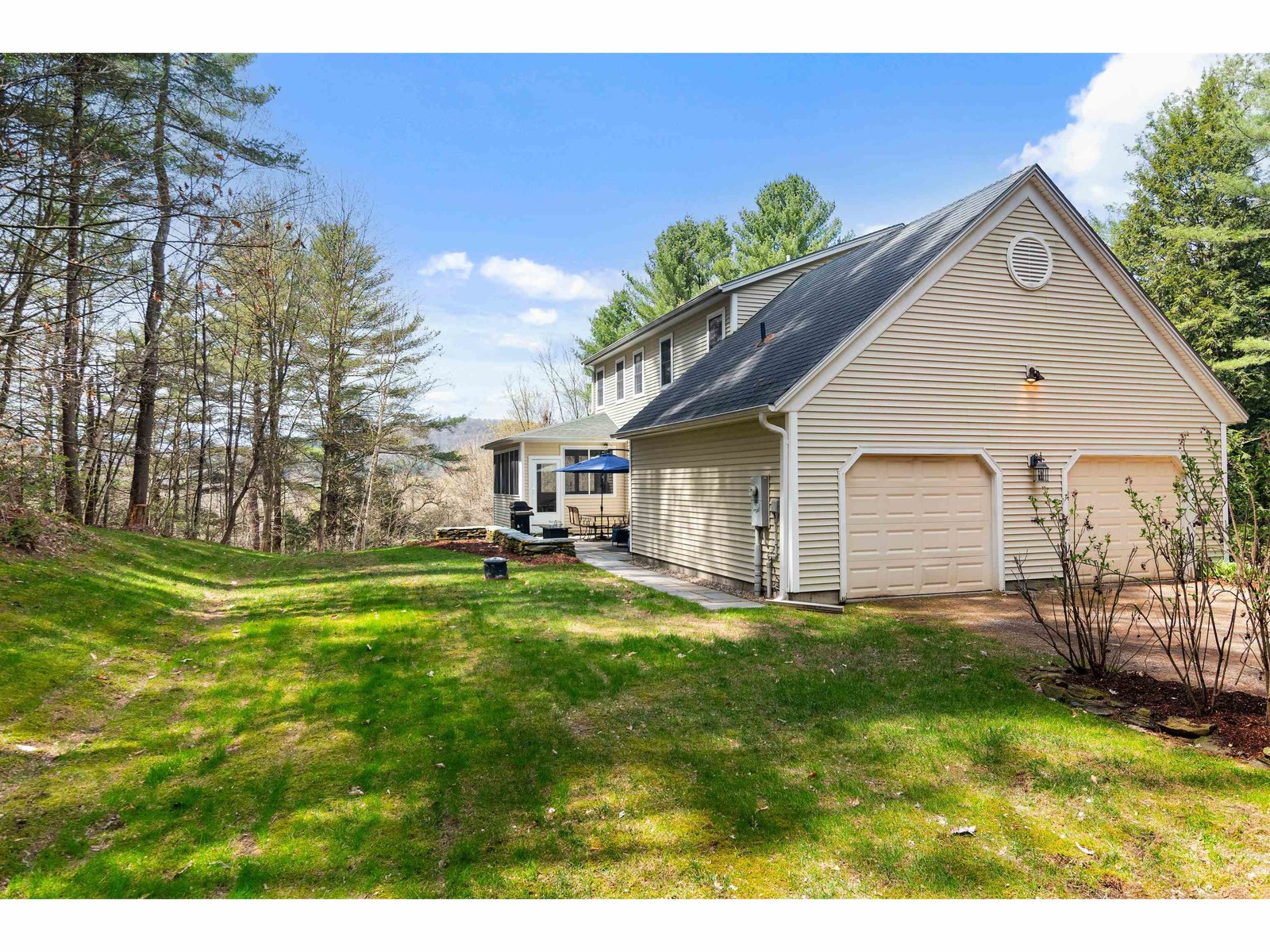 16 Bradley Bow Road