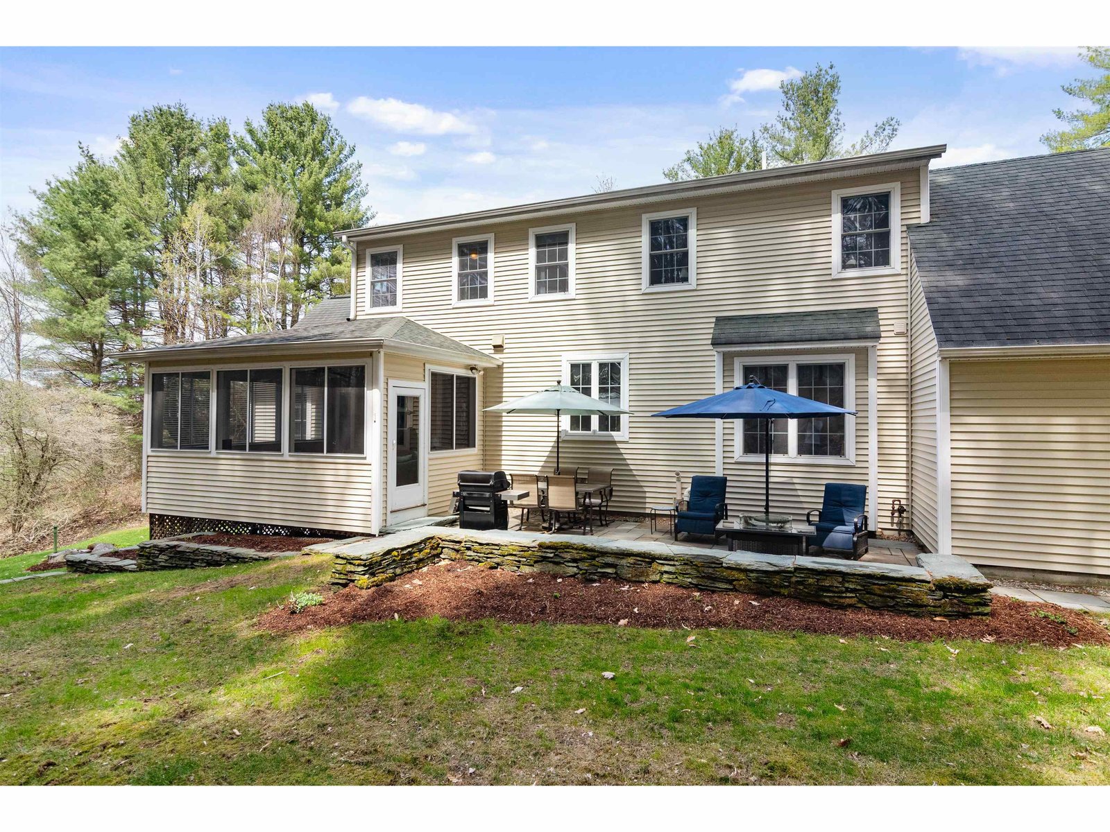16 Bradley Bow Road