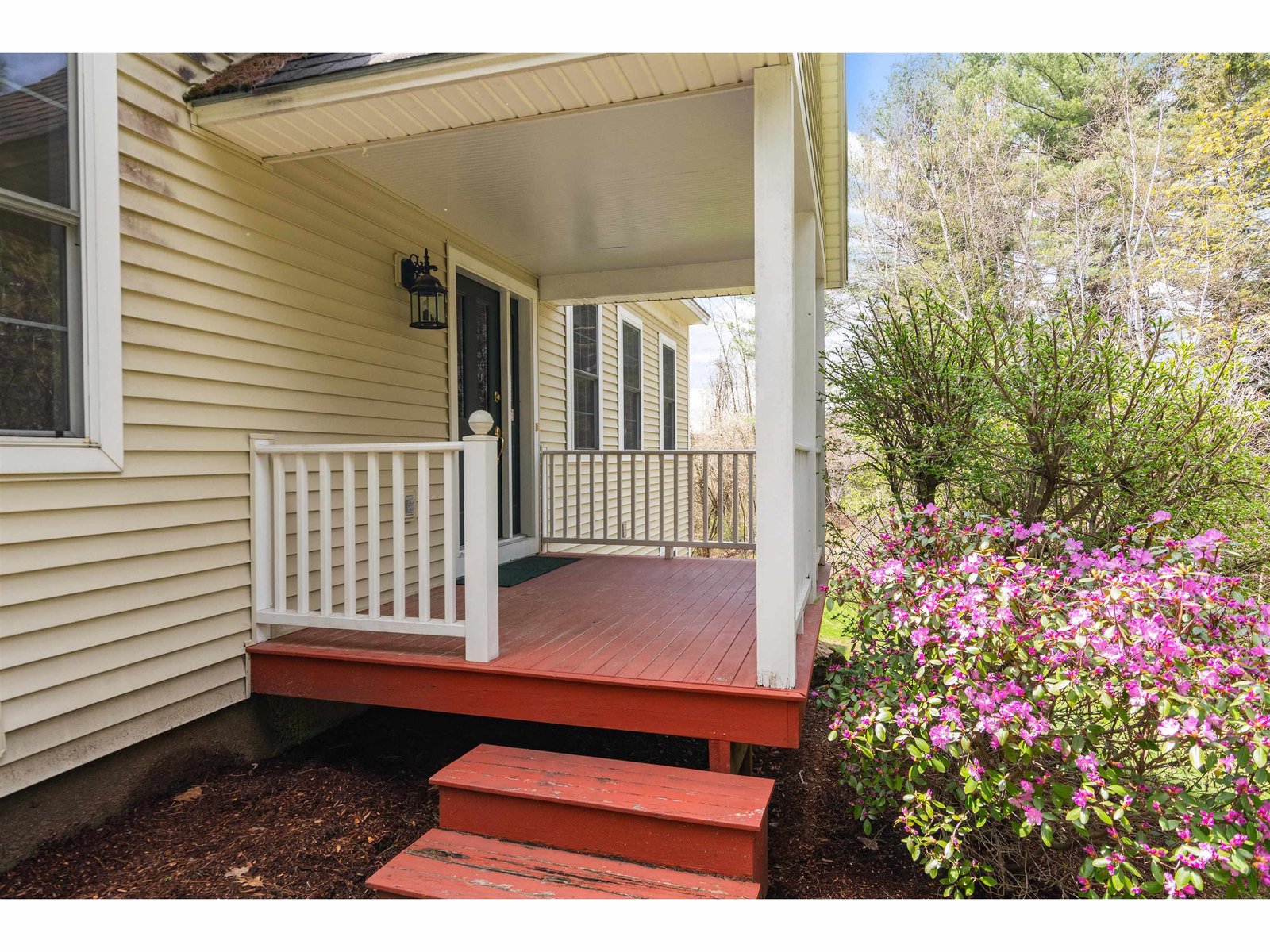 16 Bradley Bow Road