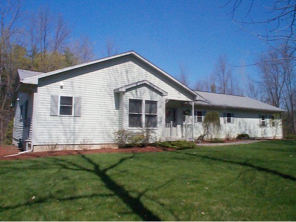 16 Clearwater Cir