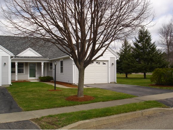 16 Clover Dr, Unit 2A