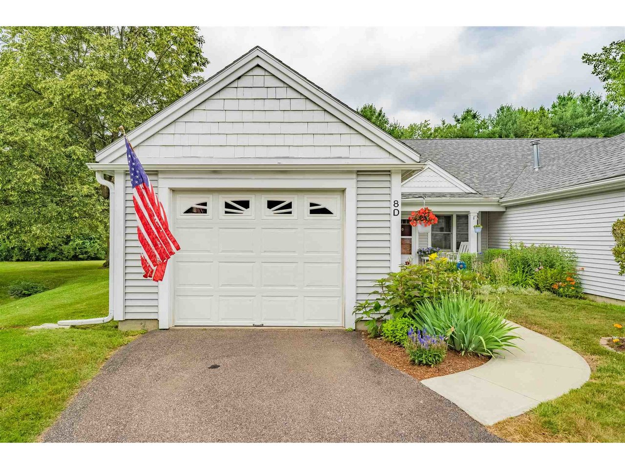 16 Clover Drive, Unit 8D
