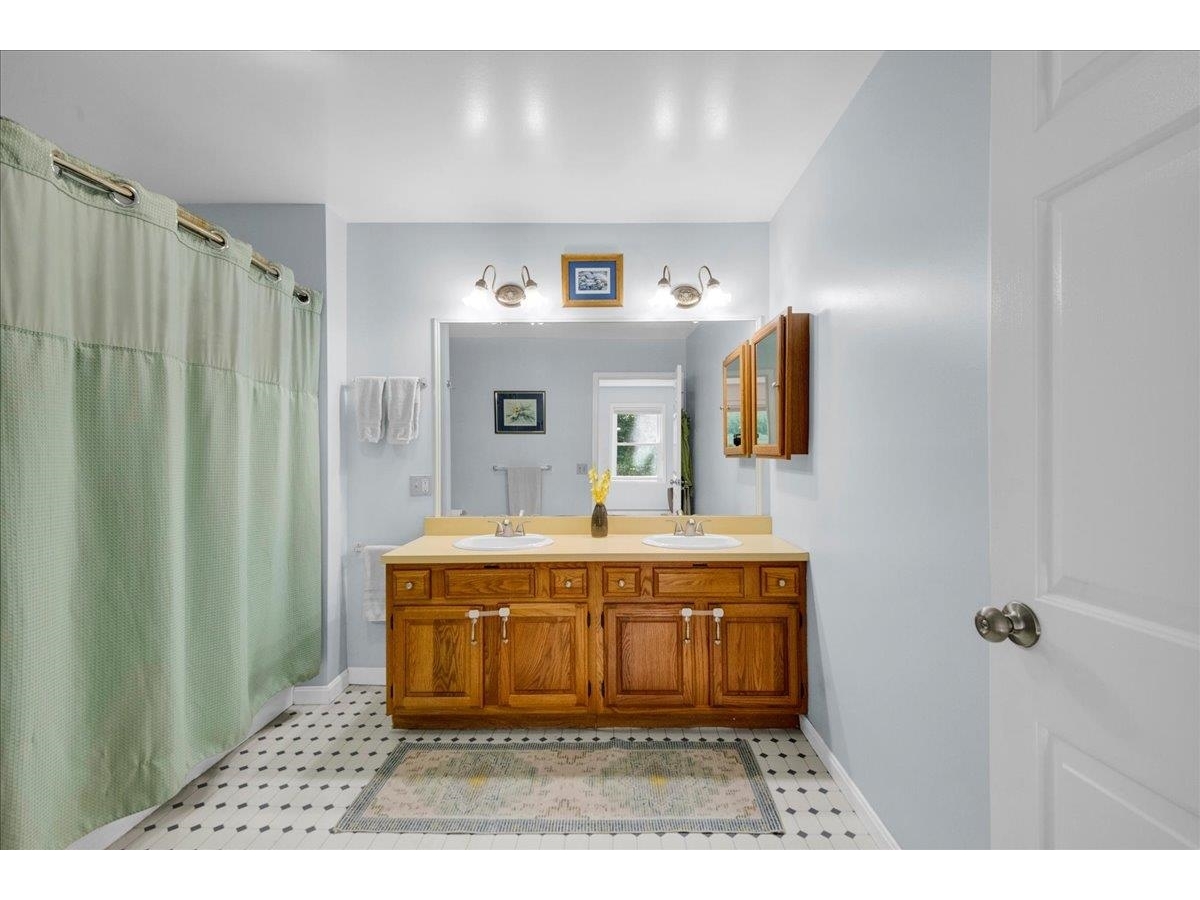 16 Clover Drive, Unit 8D