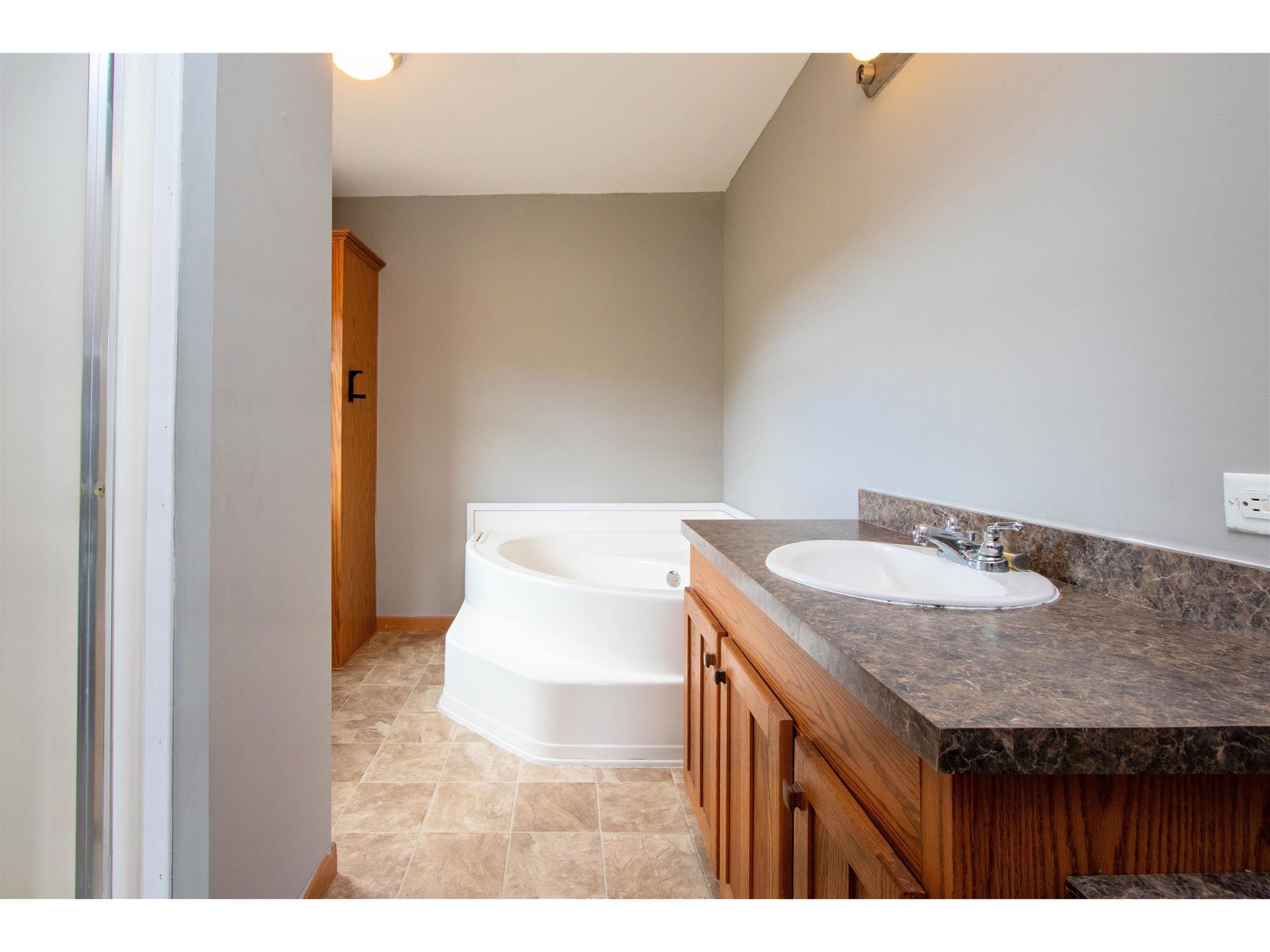 16 Deer Creek Lane