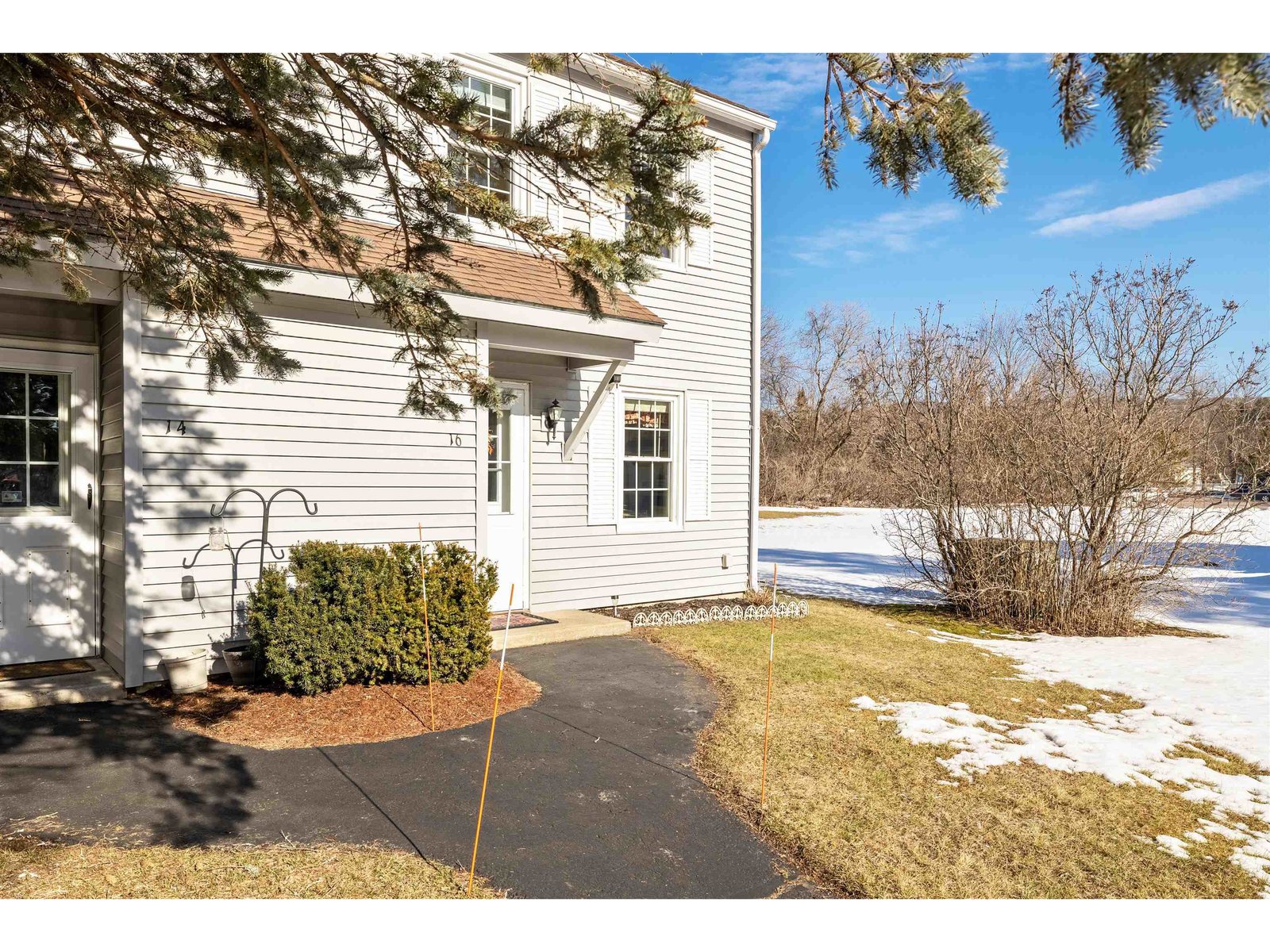 16 Gilbert Square, Unit 16