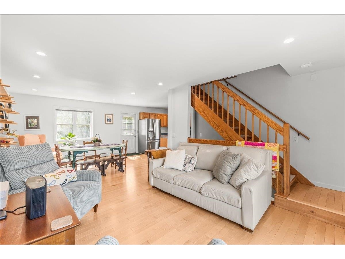 16 Joseph Lane