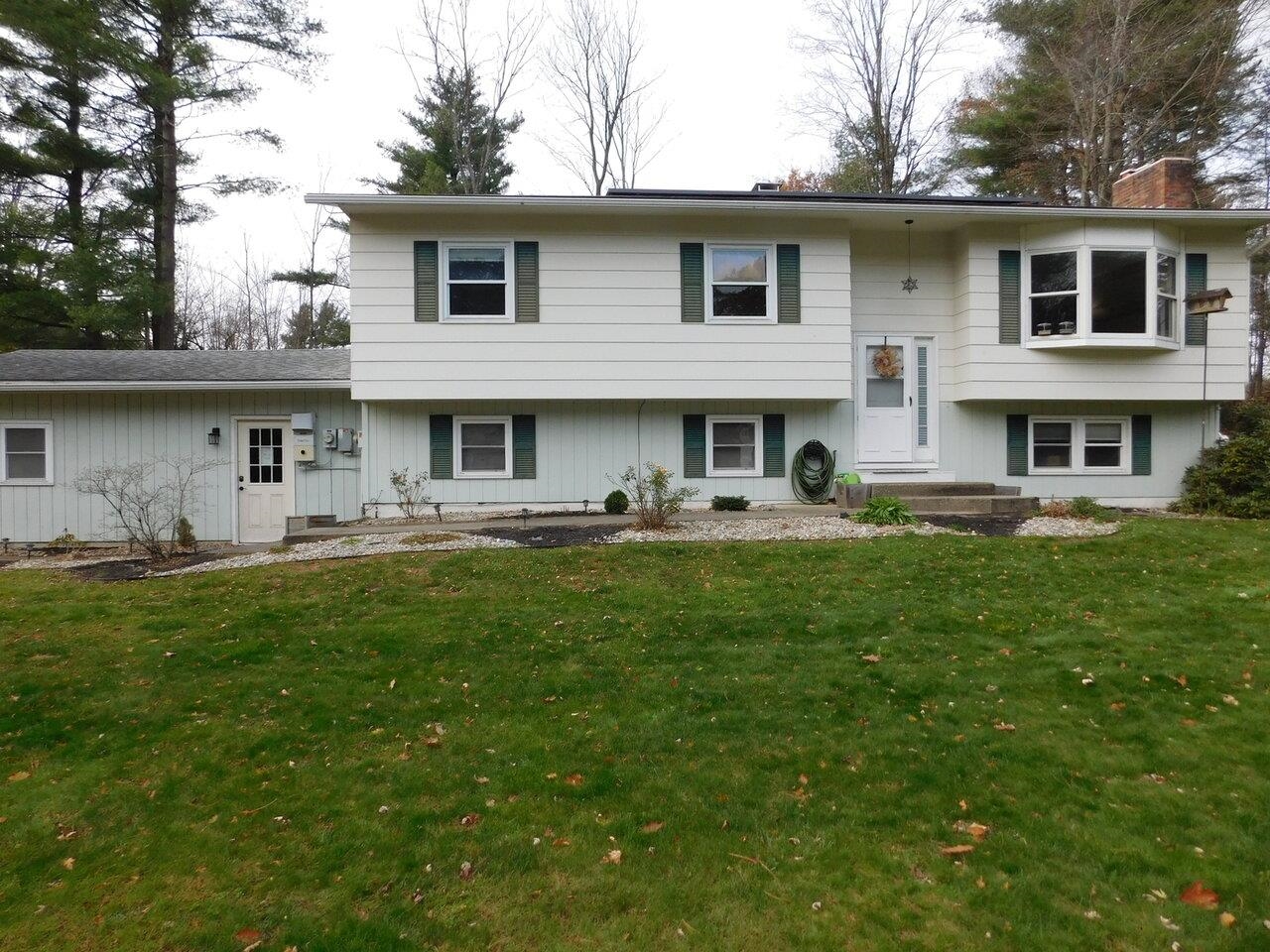 16 Lamplite Lane
