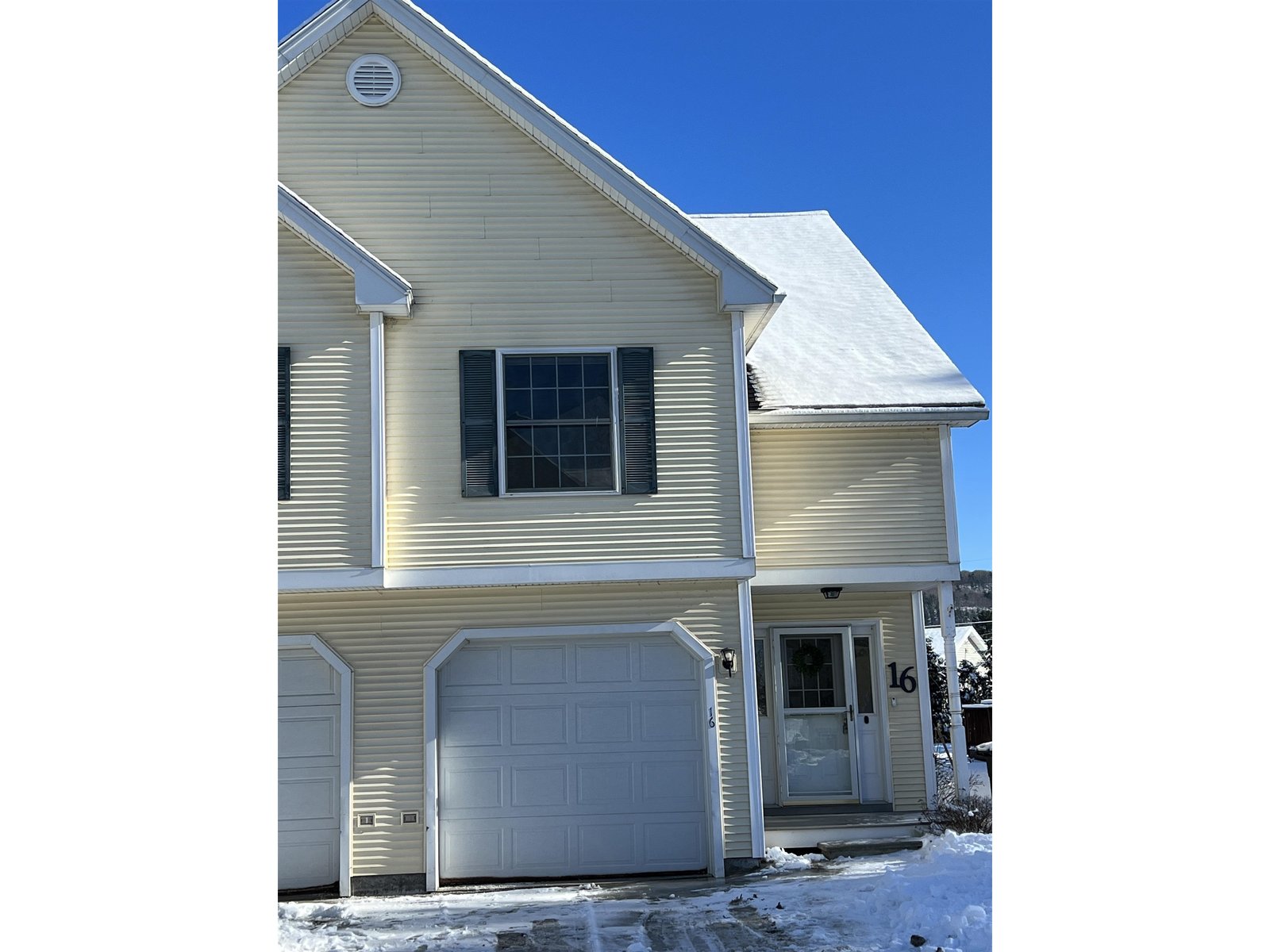 Main Entry/Garage