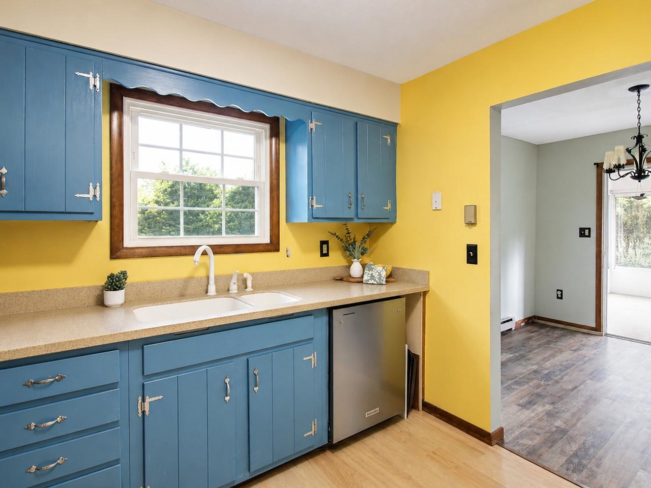 Kitchen to Dining Room