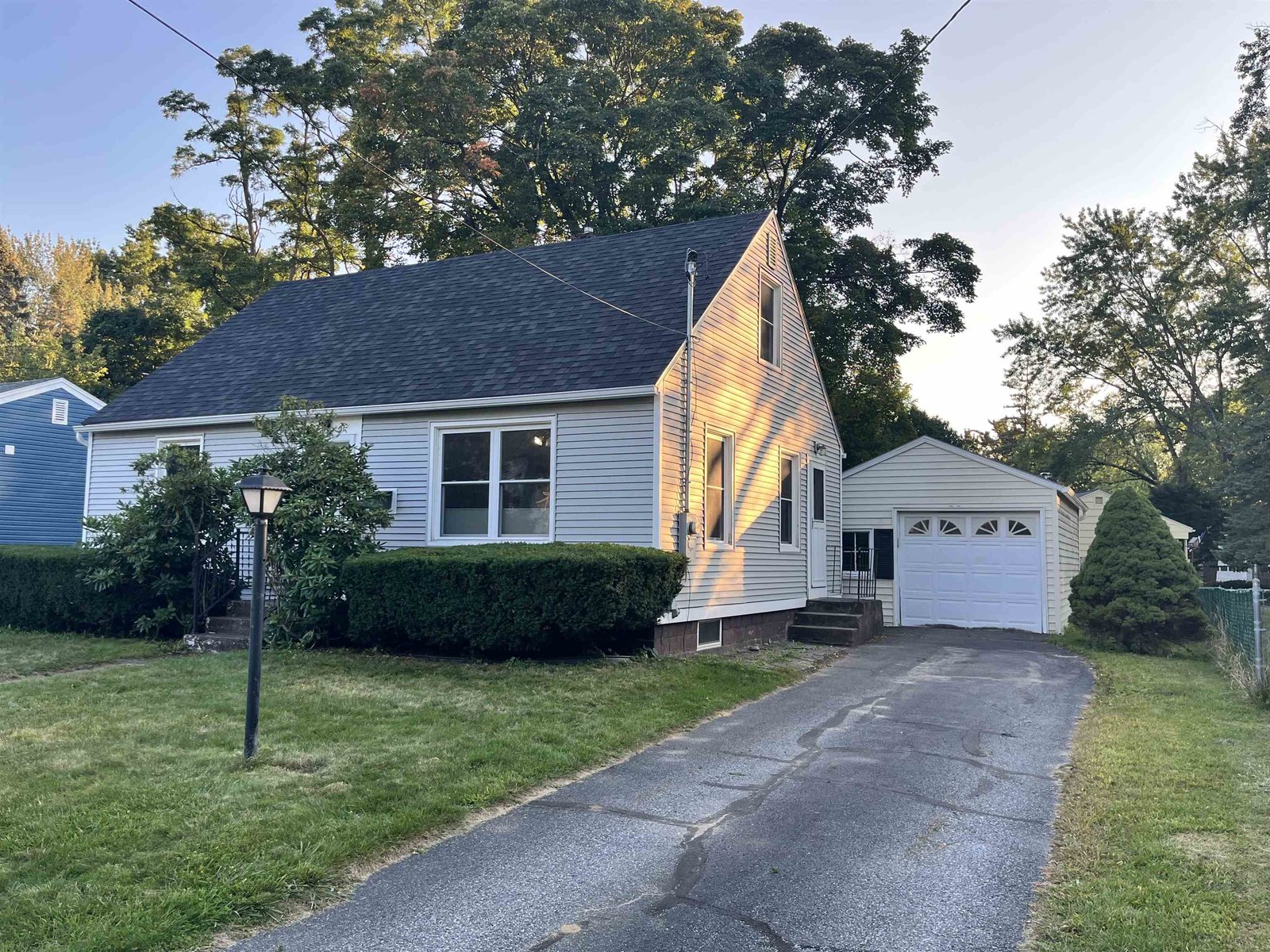 16 Seneca Avenue
