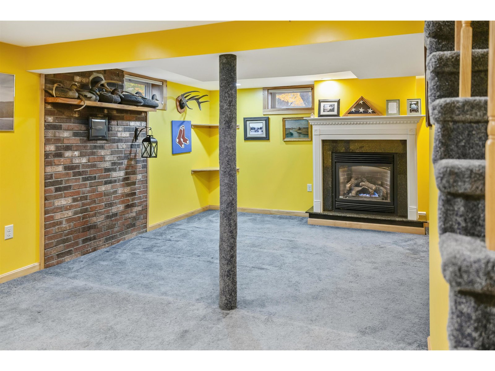 16 Seneca Avenue