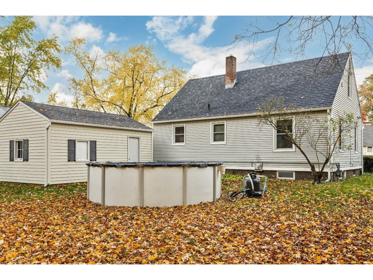 16 Seneca Avenue
