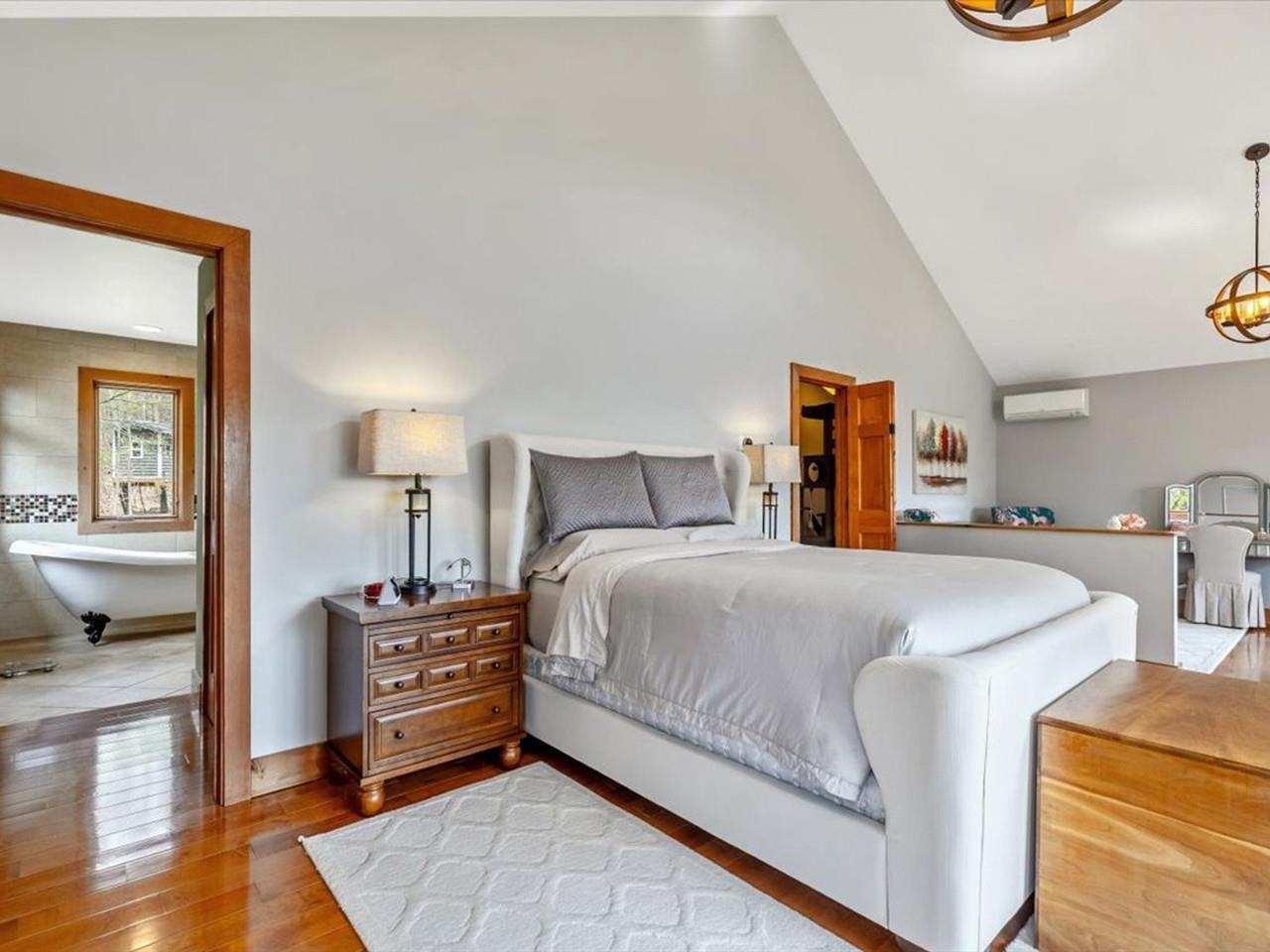16 Sugarbush Road