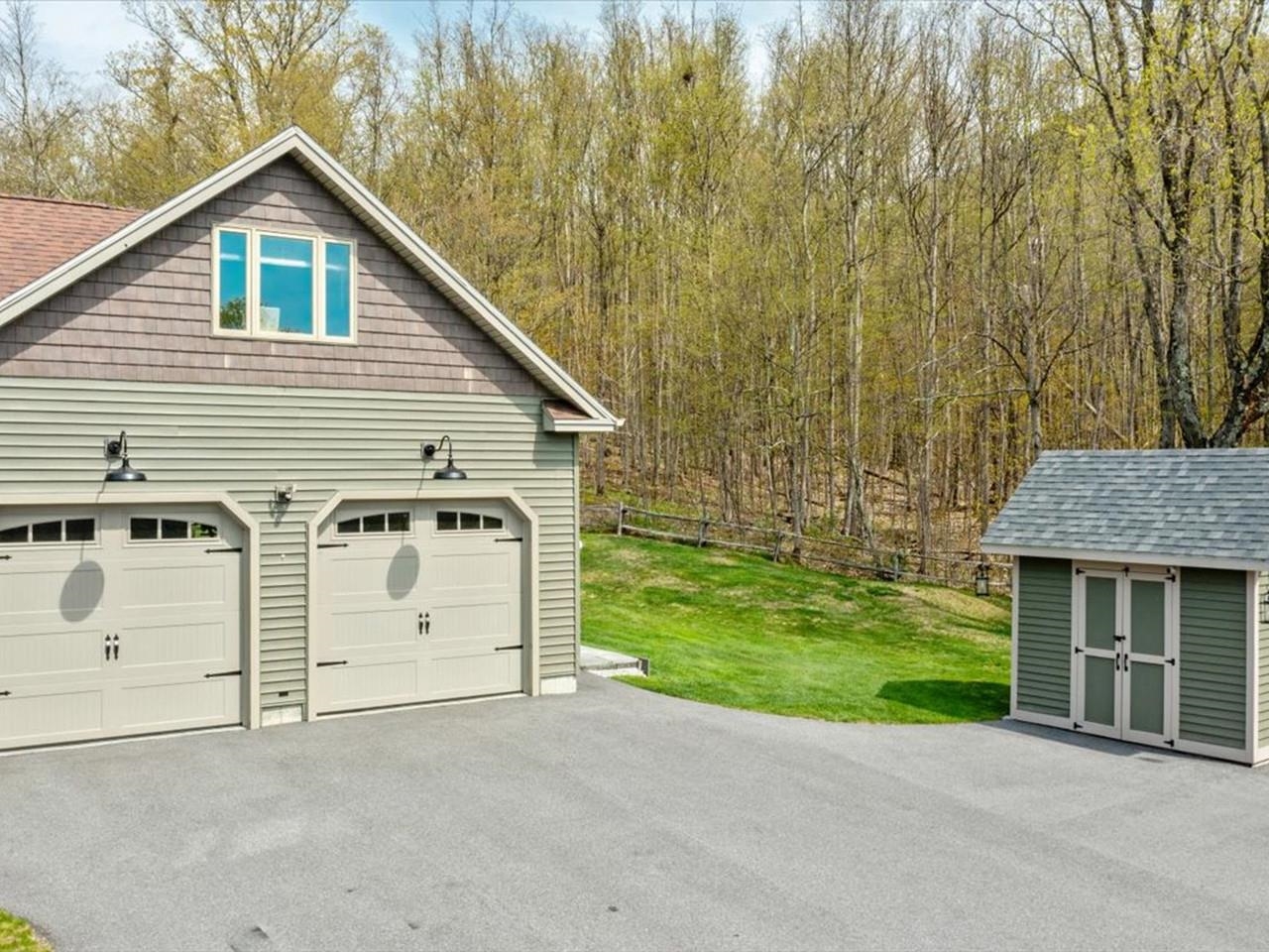 2-Car Garage