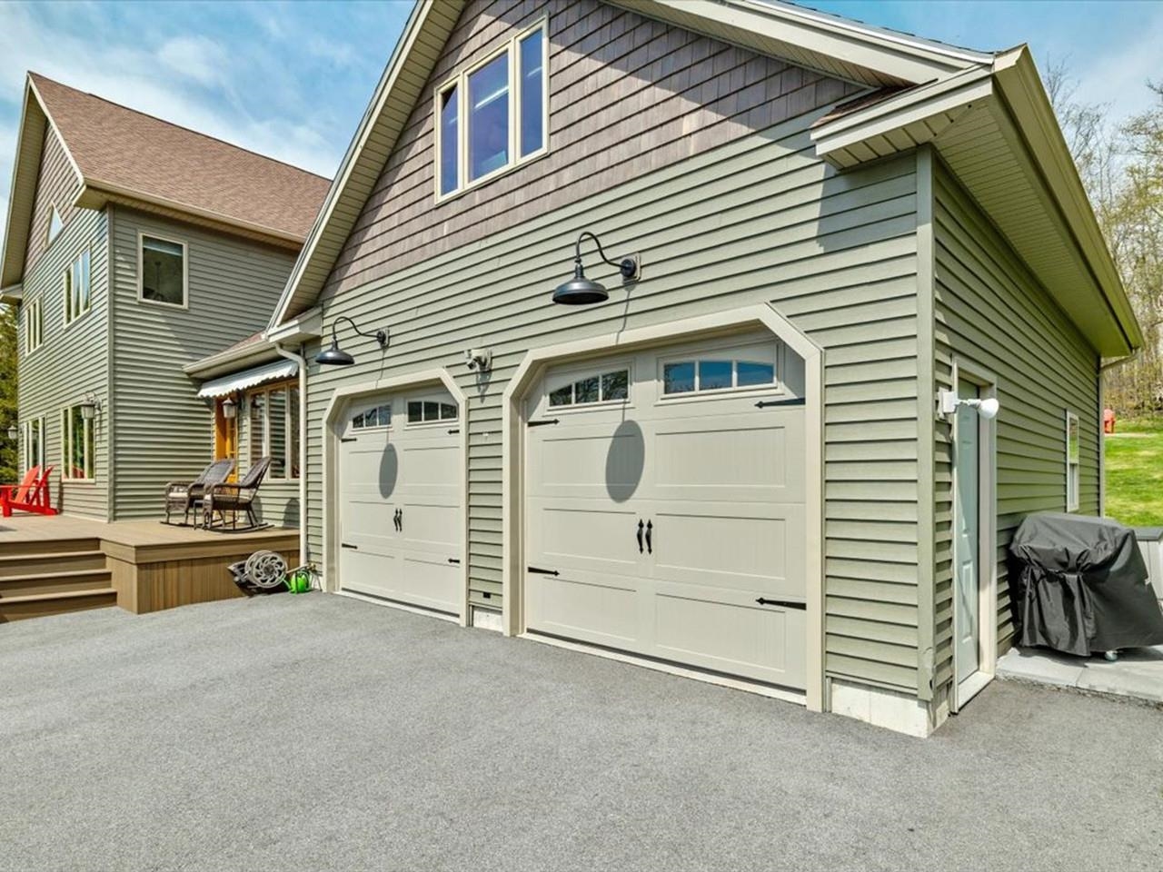 16 Sugarbush Road