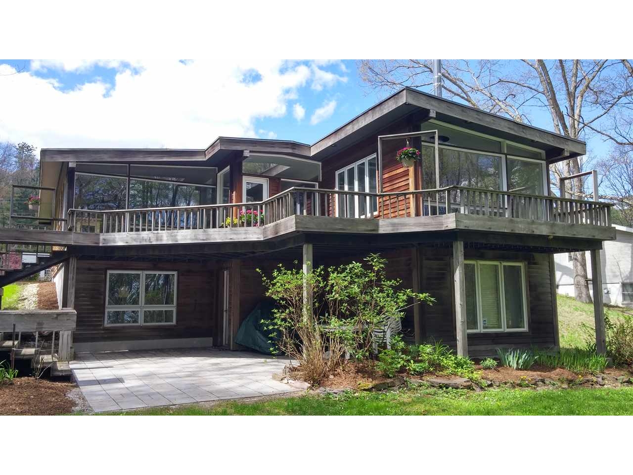 16 Valleyview Drive