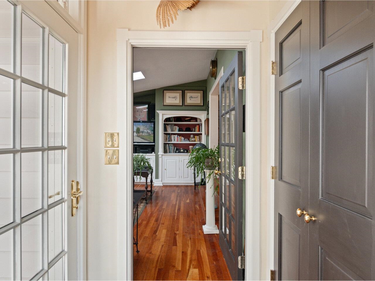 16 White Place