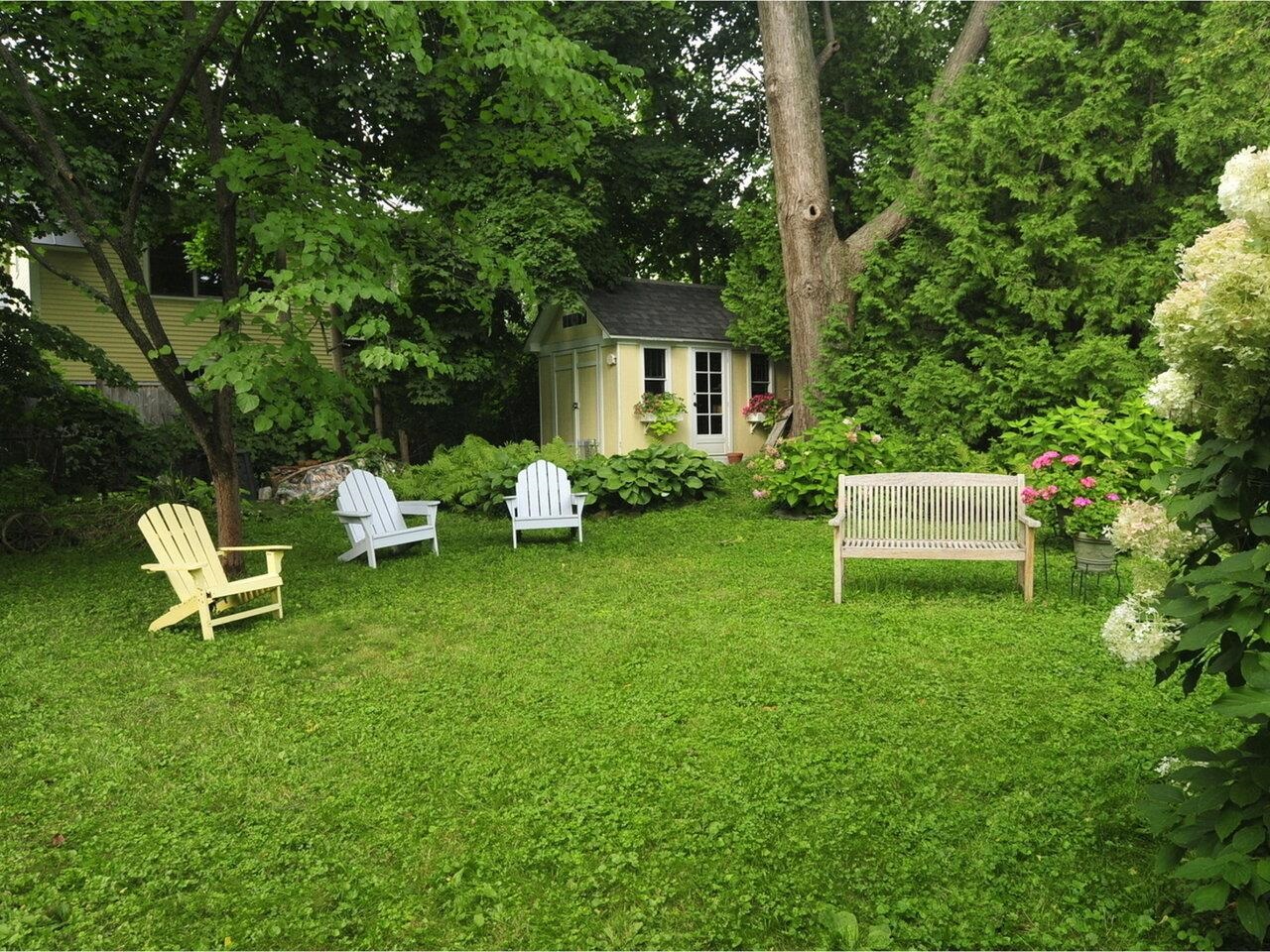 16 White Place