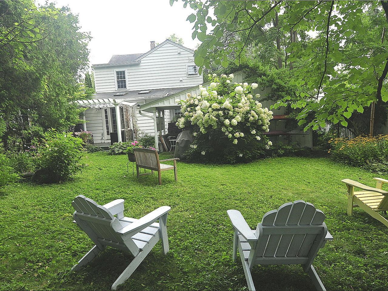 16 White Place