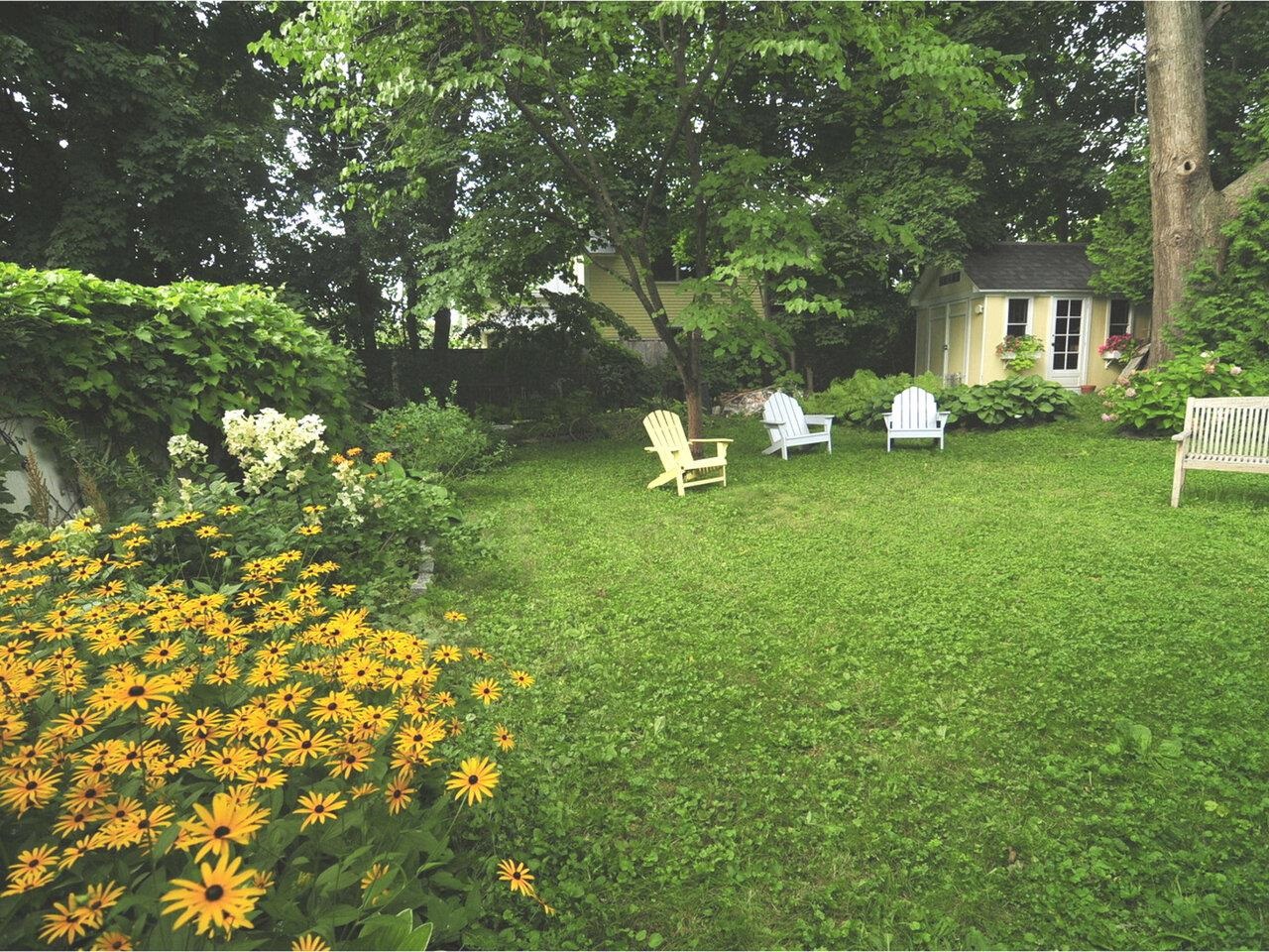 16 White Place