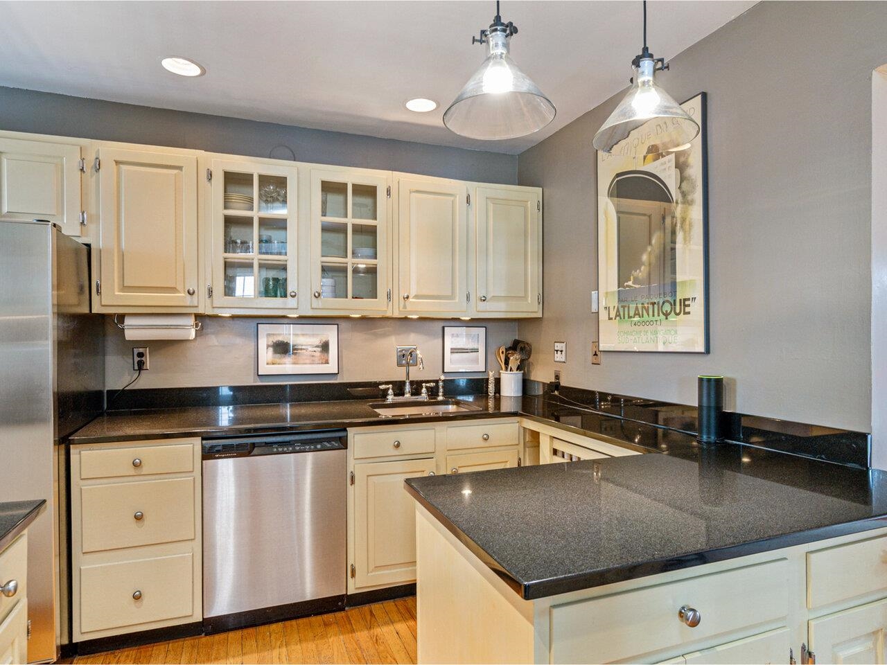 16 White Place