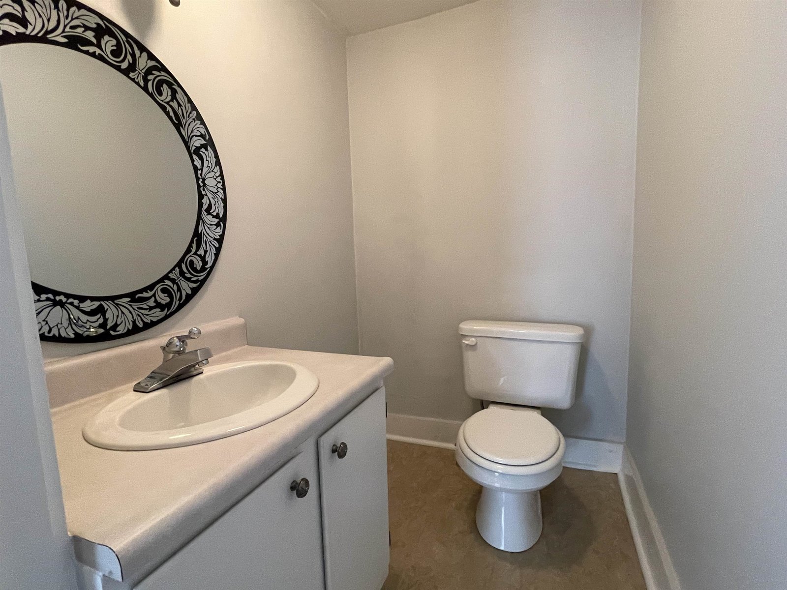 160 Main Street, Unit 2