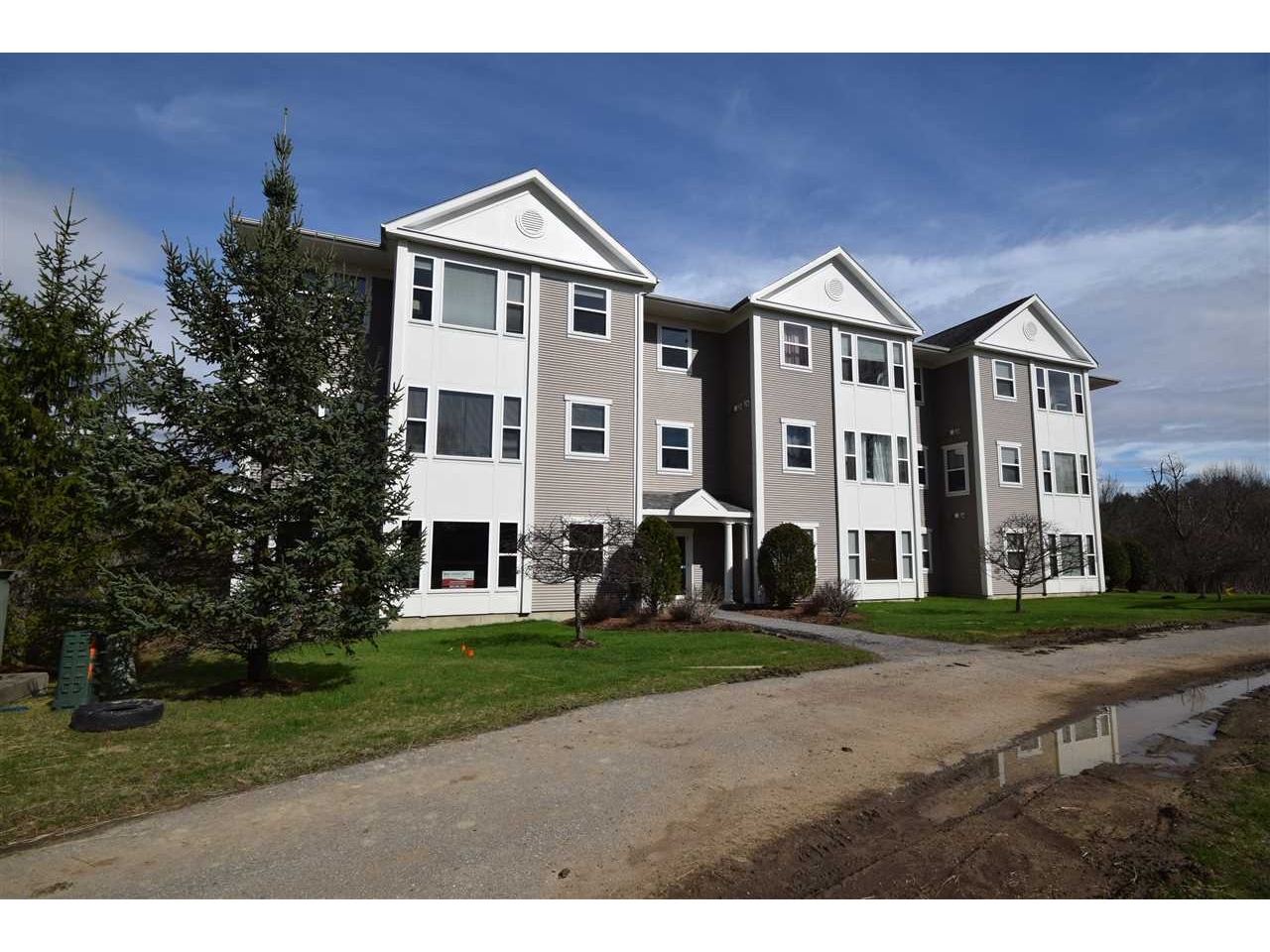 160 Wiley Road, Unit #306