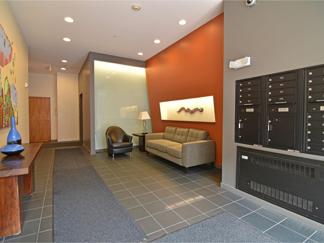 Secure building, cozy lounge