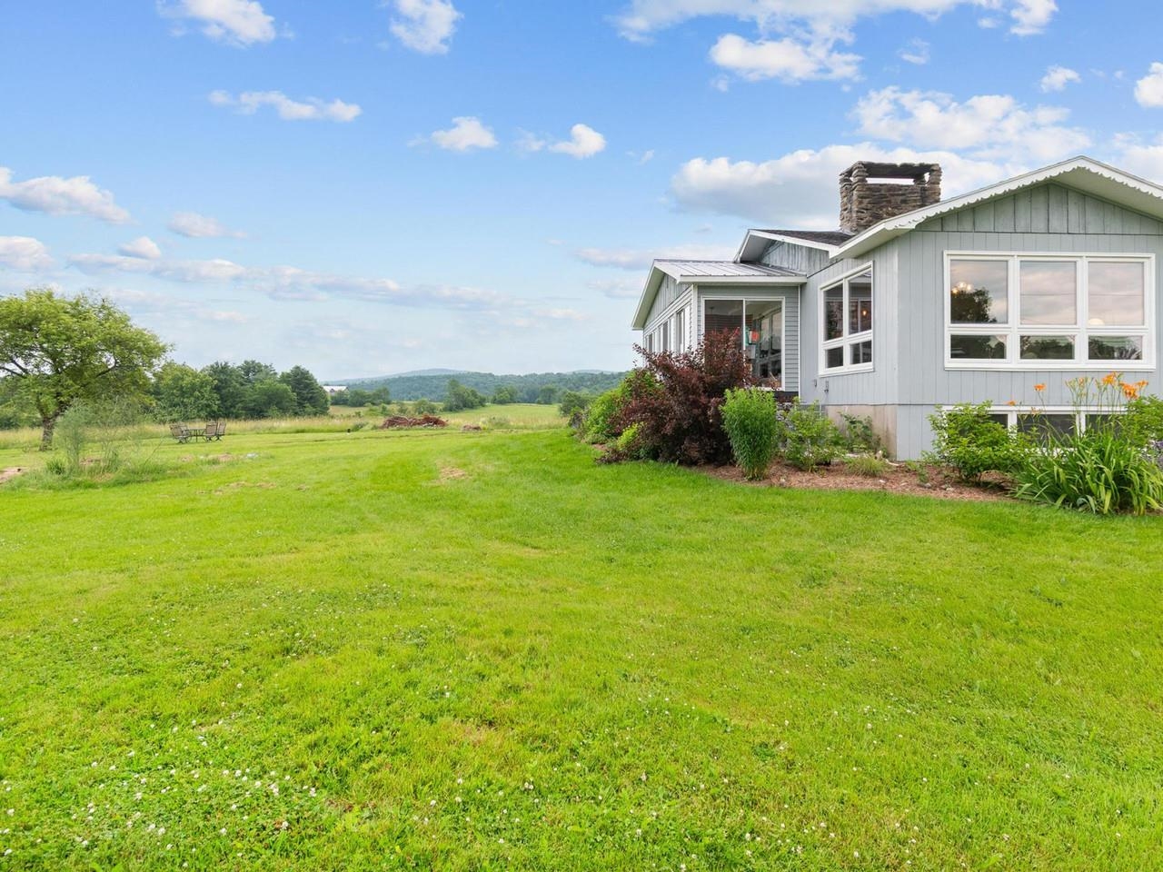 Enjoy relaxed country living!