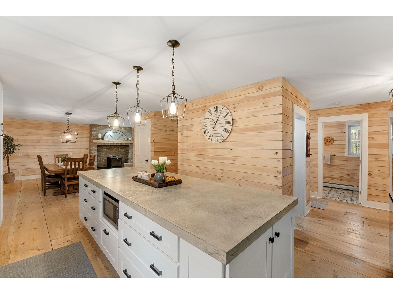 163 E Countryside Road