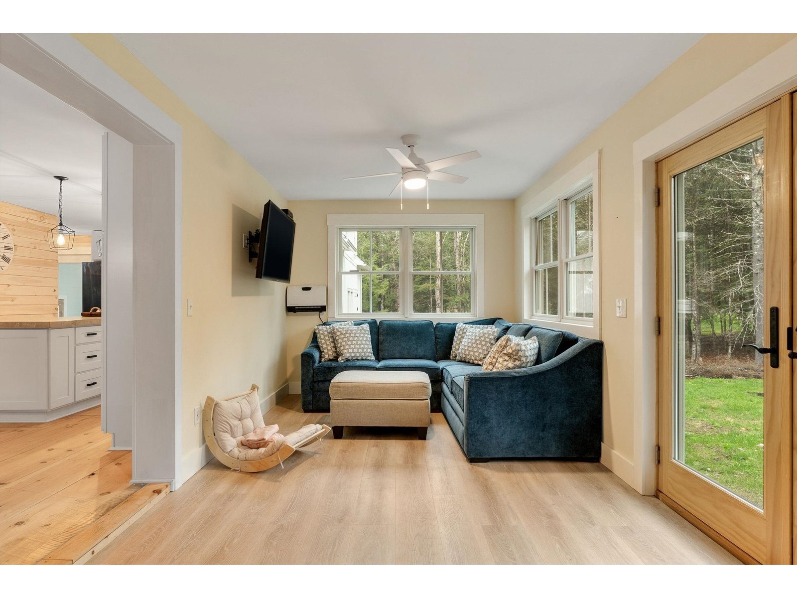 163 E Countryside Road