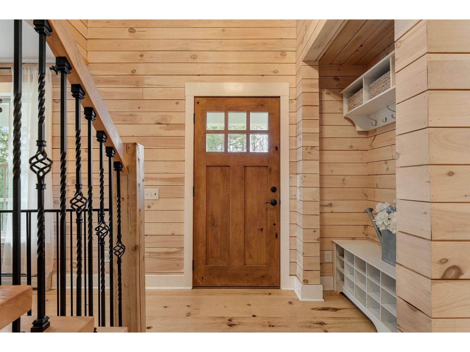163 E Countryside Road