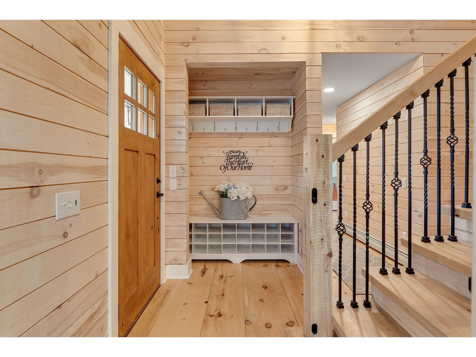 163 E Countryside Road