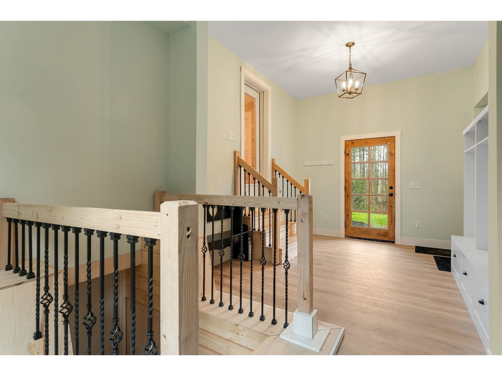 163 E Countryside Road
