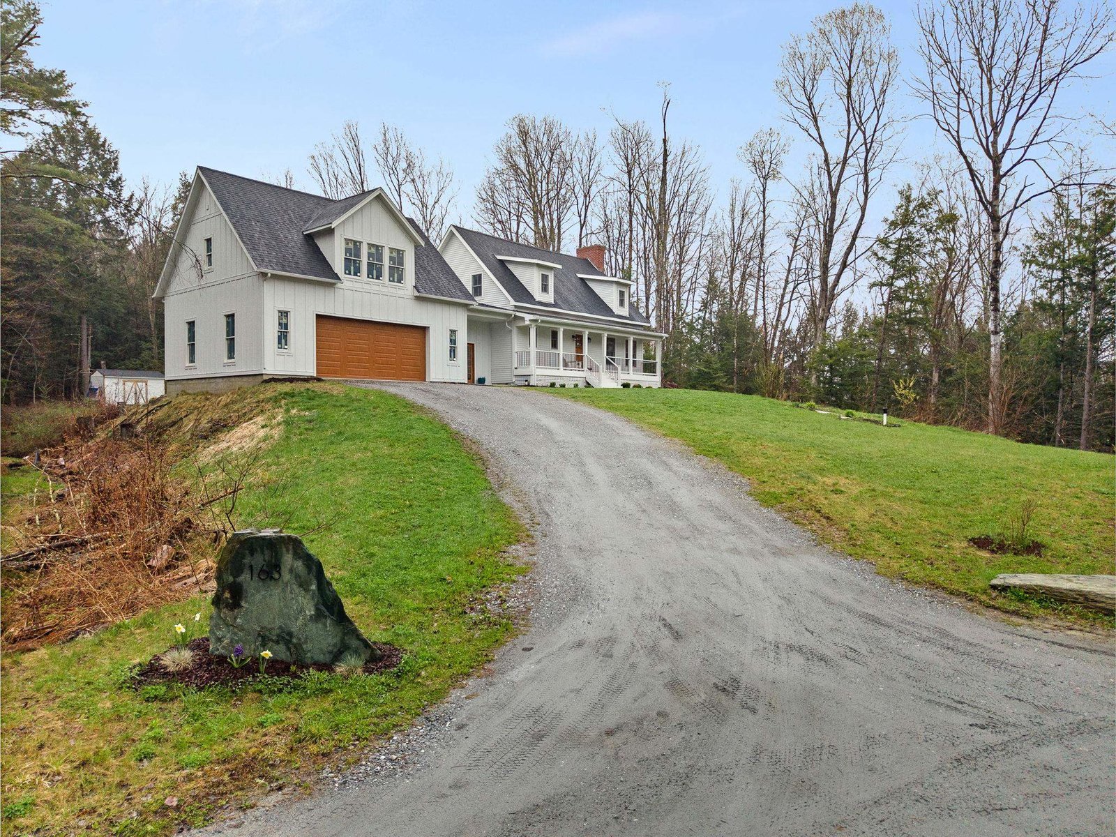 163 E Countryside Road