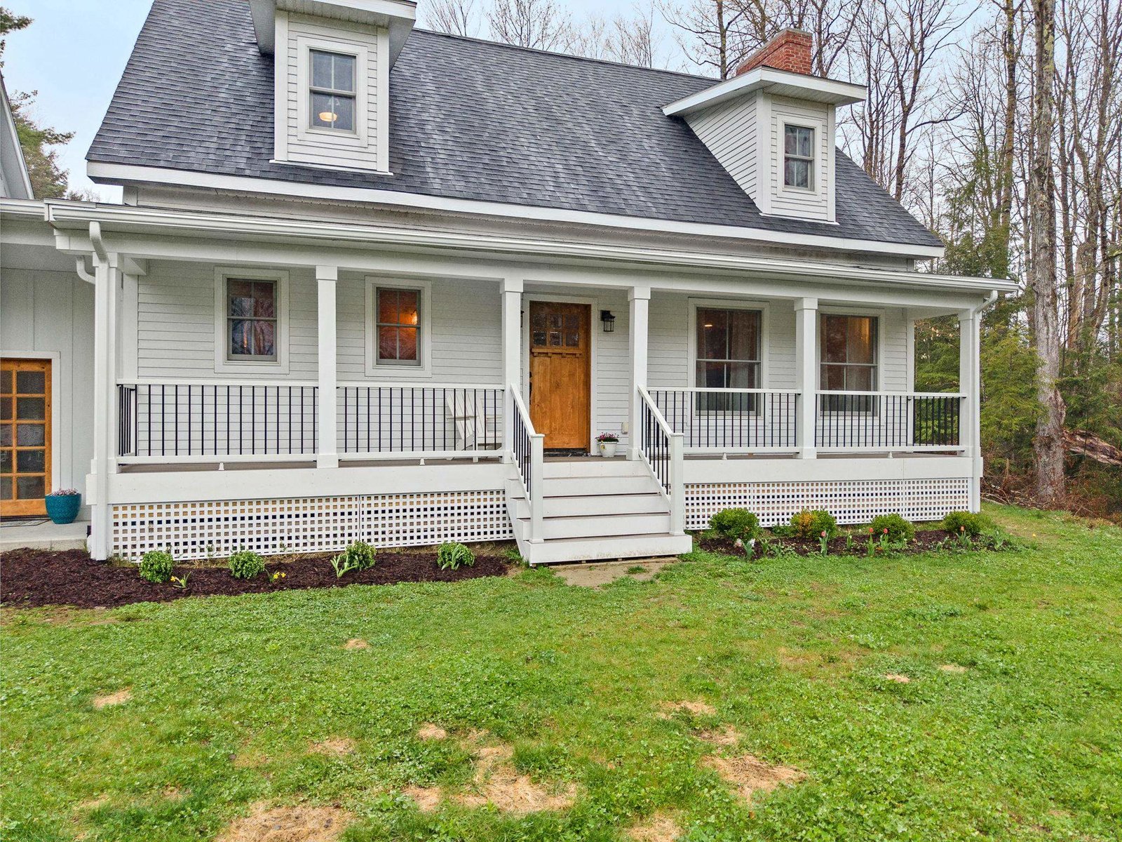 163 E Countryside Road