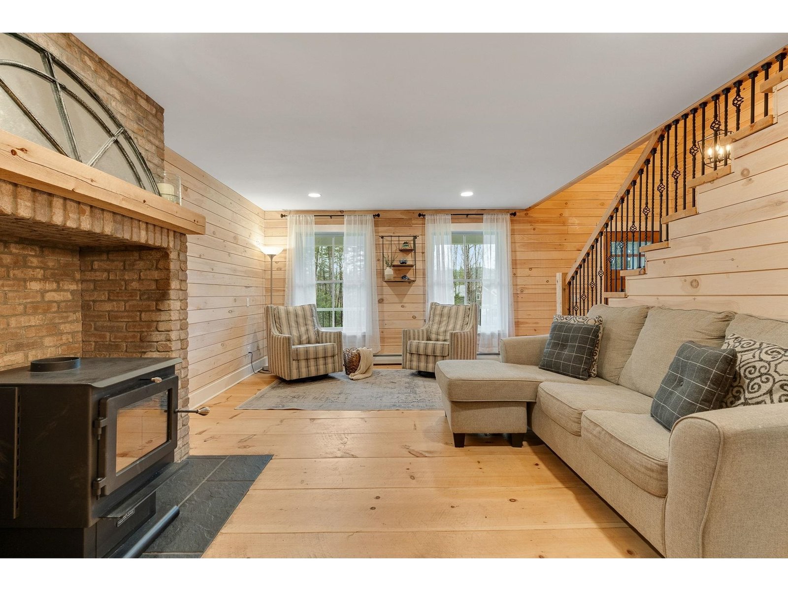163 E Countryside Road