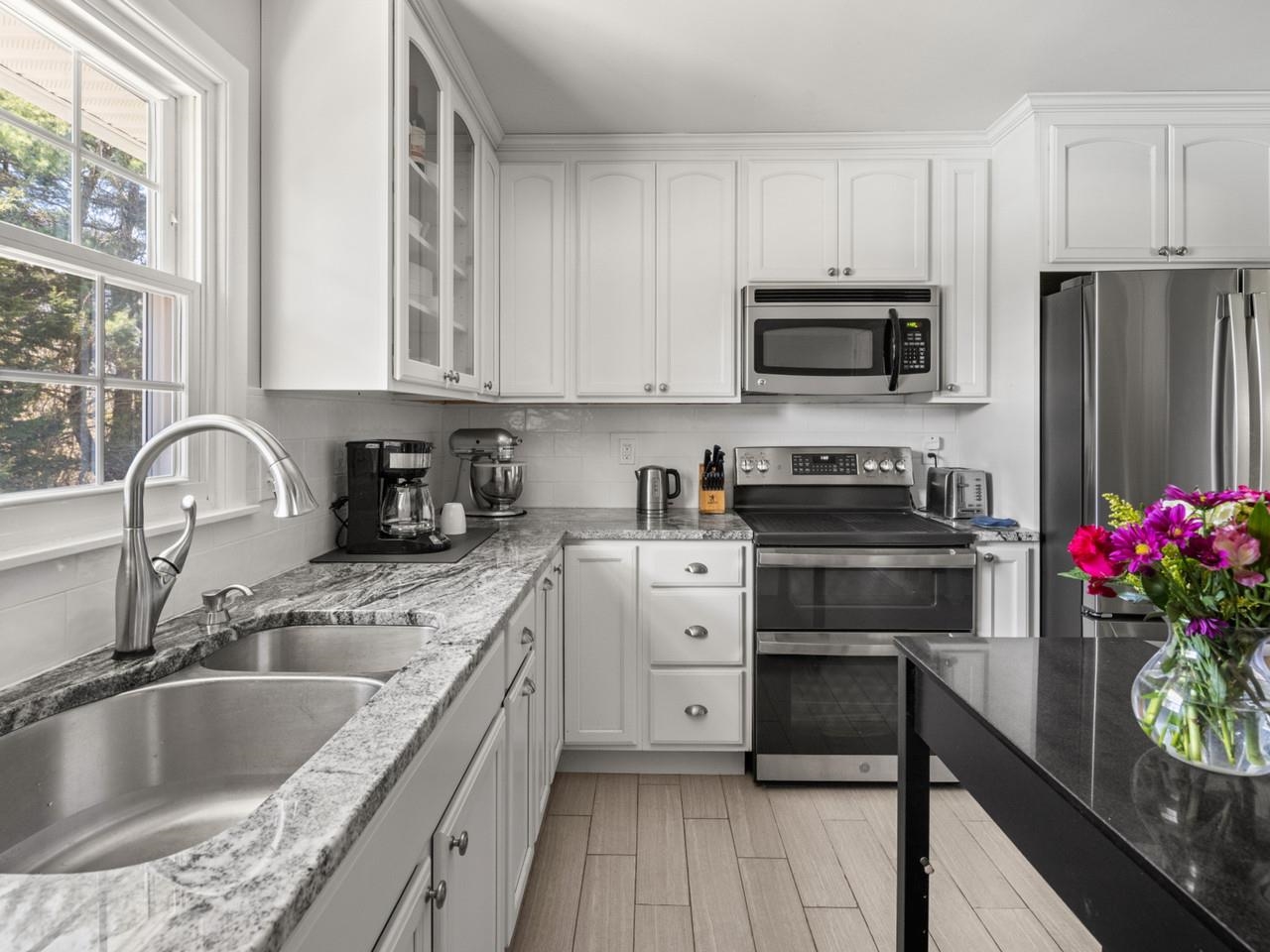 Upgraded Stainless Appliances
